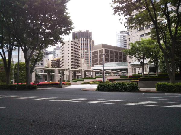 佐野清掃にとって、ビルは戦場