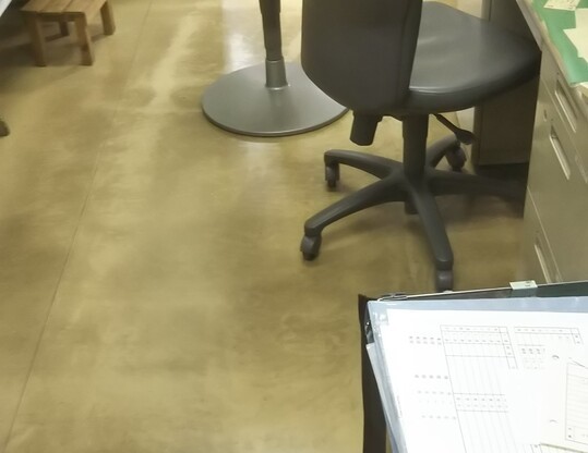 ワックスが汚れになってしまった床