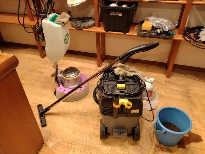 床洗浄をする清掃道具